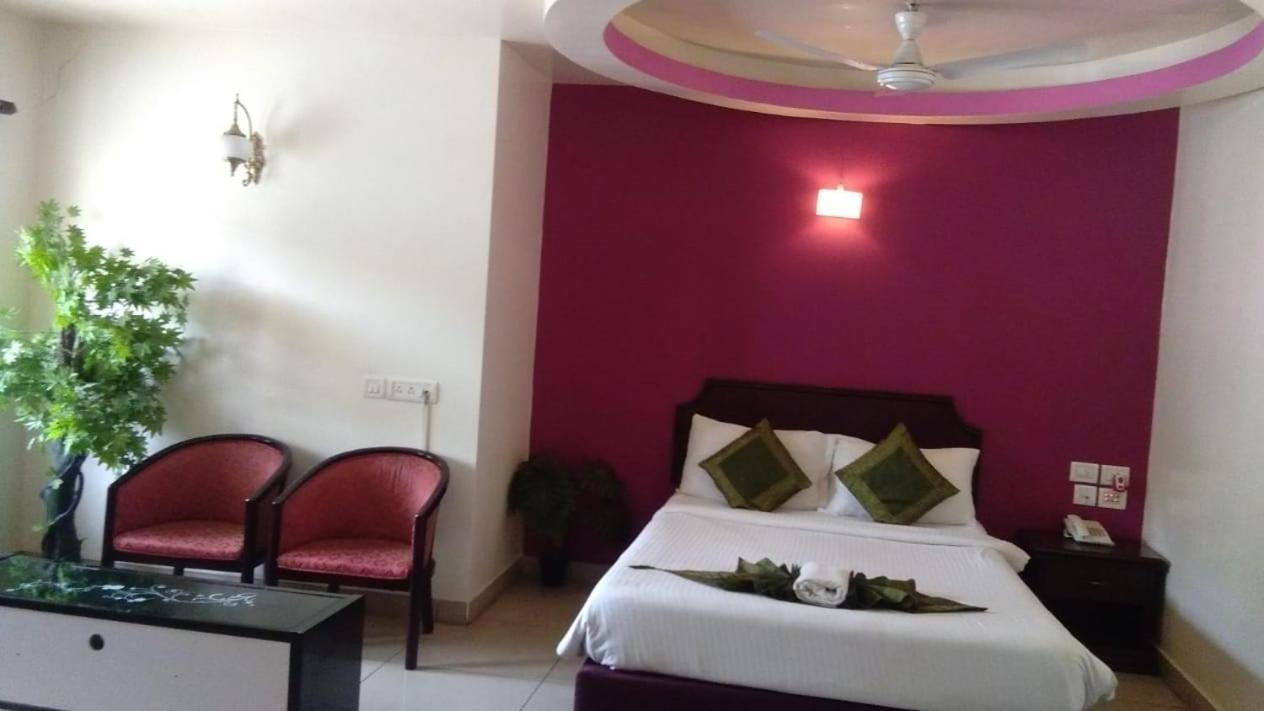 Cubbon Suites - 10 Minute Walk To Mg Road, Mg Road Metro And Church Street Bangalore Bagian luar foto